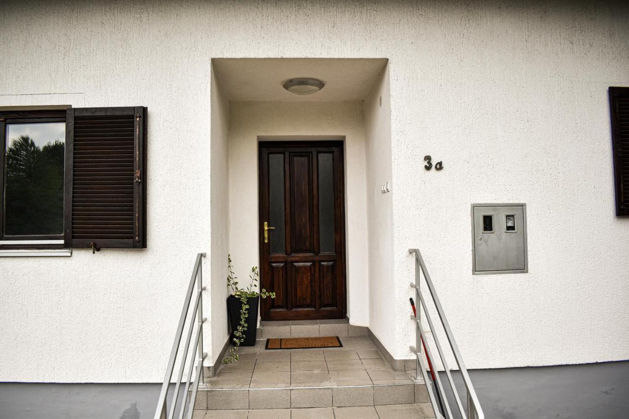 House Narta - Rastoke Apartment Слуни Екстериор снимка